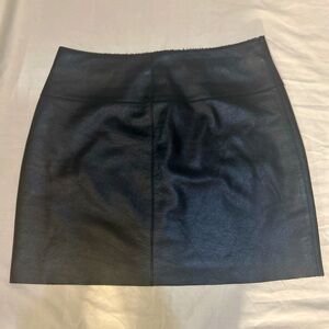 Wilson’s Leather black leather skirt - size 6